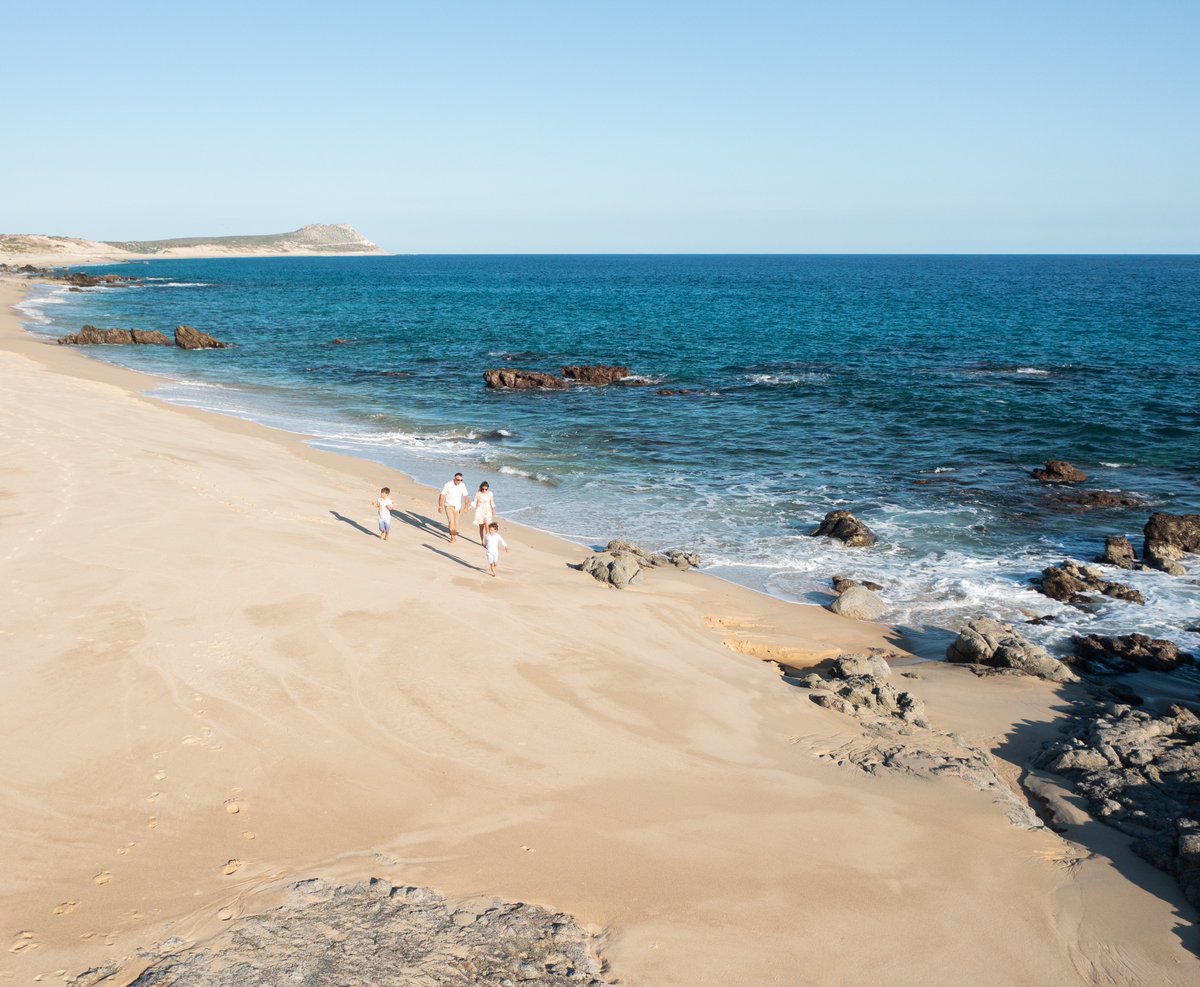 Nuestras playas son el paisaje ideal para crear memorias familiares que duran para siempre. Vive tus próximas vacaciones en #LosCabosSíoSí. bit.ly/3t6fqax