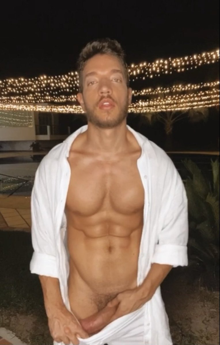 Famososdenudos's tweet photo. #AlejandroBetancourt #PDNT2013 #FamososDesnudos https://t.co/LzAVo5JjT4