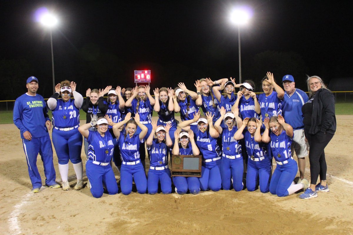 HDCsoftball's tweet photo. Huskies Softball State Tournament send-off tomorrow, June 8, 9:30am in the SAVHS lower parking lot. Come out and cheer on the team as they get on the bus and head to Mankato! https://t.co/c1yKR7tUTa