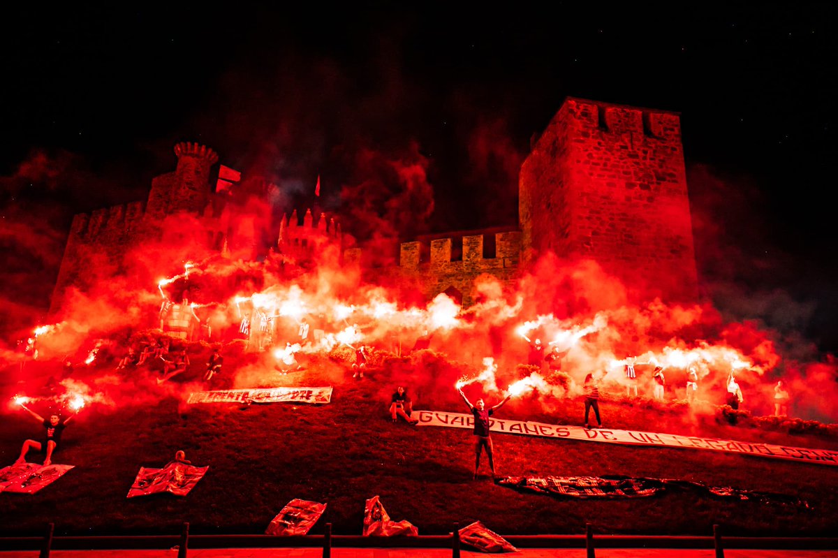 FrenteNorte1986's tweet photo. ¡En la fortaleza que custodió la ciudad durante siglos!

Ahora TU ESCUDO guarda un legado inmortal

¡¡GUARDIANES DE UN LEGADO CENTENARIO!!

@SDP_1922

📸 @Quinito_Foto

#100AñosDeportiva #SiempreContigoDeportiva https://t.co/VxwKf29aEh