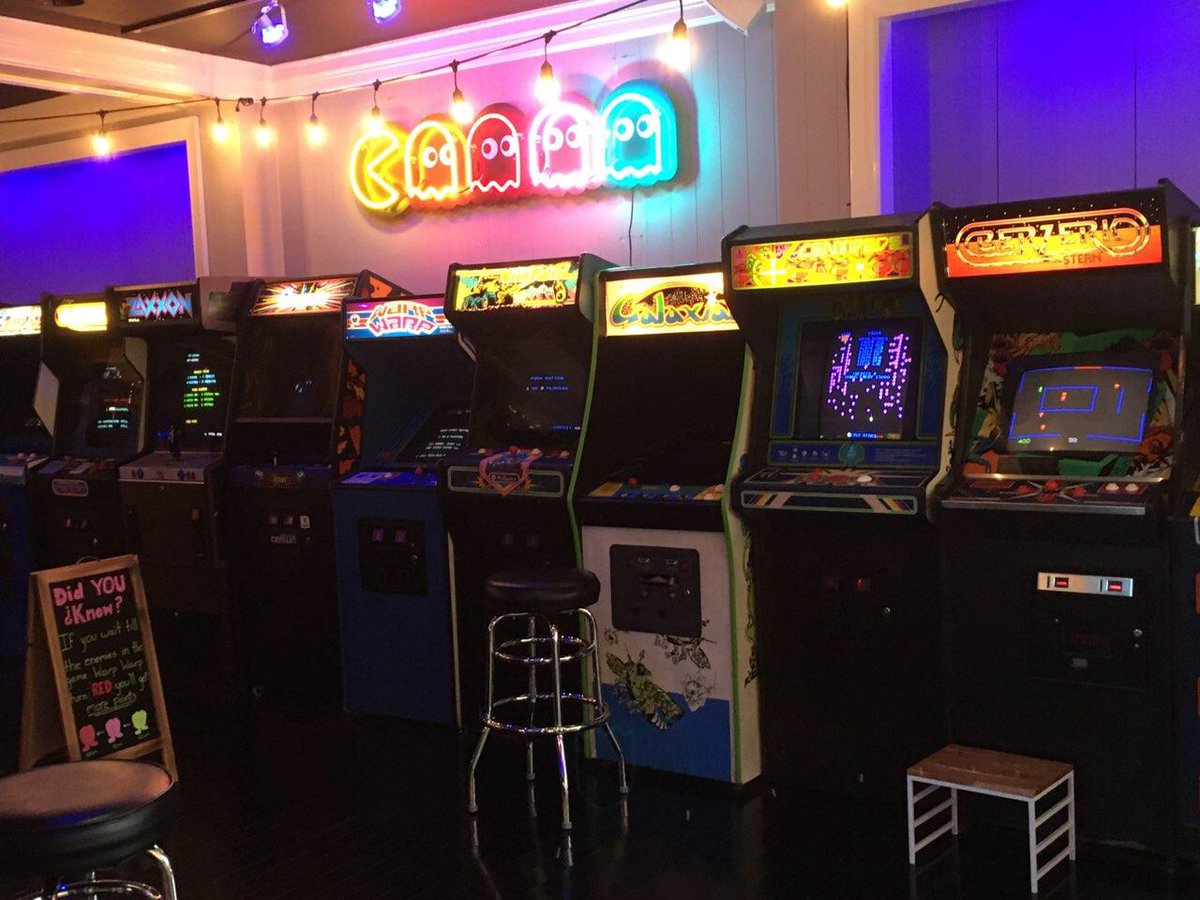 PATLANTA404's tweet photo. My Dad told me about this new place called Game On Arcade in Smith Haven Mall. There were a lot of games I liked there. Some of them I already have ports of on my Xbox One and Switch. #Arcade #arcadetuesday #RETROGAMING #retrogamer #retrogames #retrogamelovers #Retro #GamersUnite https://t.co/dL3tZ1Mmnj