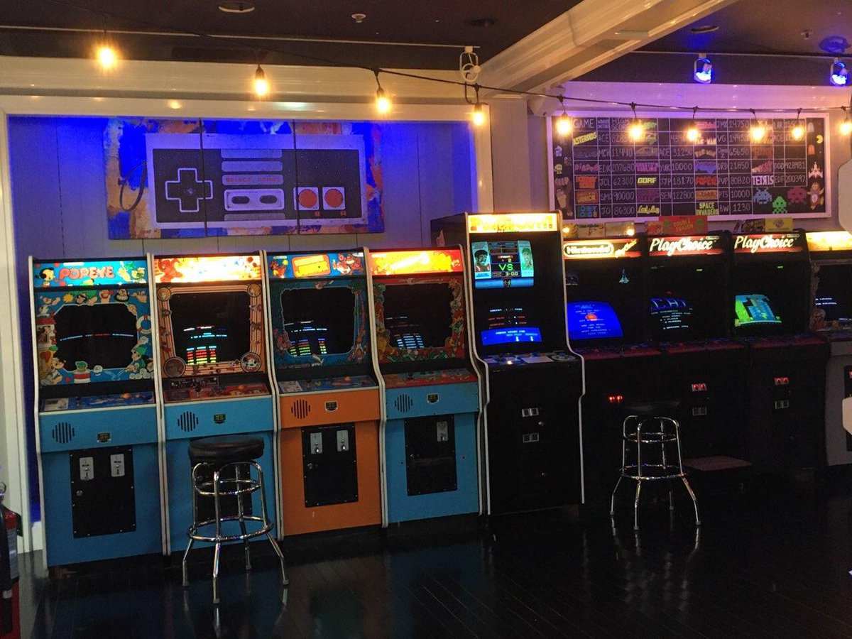 PATLANTA404's tweet photo. My Dad told me about this new place called Game On Arcade in Smith Haven Mall. There were a lot of games I liked there. Some of them I already have ports of on my Xbox One and Switch. #Arcade #arcadetuesday #RETROGAMING #retrogamer #retrogames #retrogamelovers #Retro #GamersUnite https://t.co/dL3tZ1Mmnj