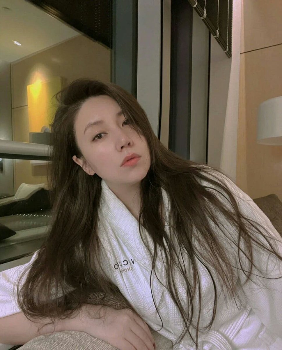 jmhb99's tweet photo. Hello! Are you buying cryptocurrency? If you want to earnmoney you can add my WhatsApp number :+852 5617 5567 https://t.co/p39AJyxu3P