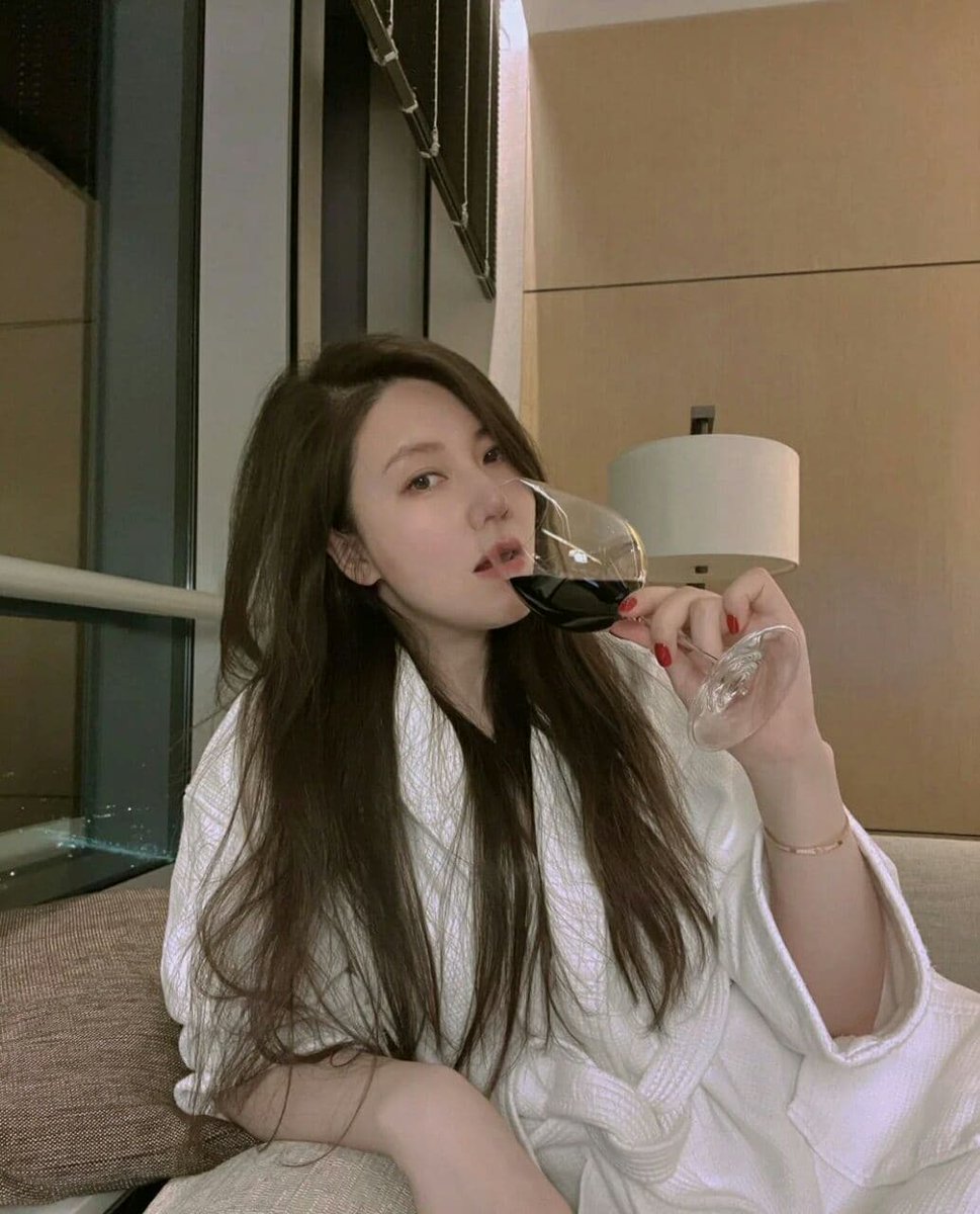 jmhb99's tweet photo. Hello! Are you buying cryptocurrency? If you want to earnmoney you can add my WhatsApp number :+852 5617 5567 https://t.co/p39AJyxu3P