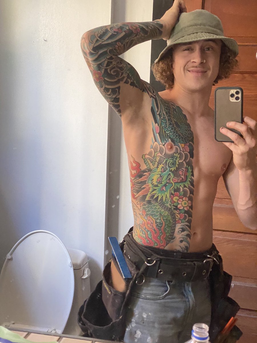 daddykings444's tweet photo. Did you call a handyman? https://t.co/6IcvLYnDnd