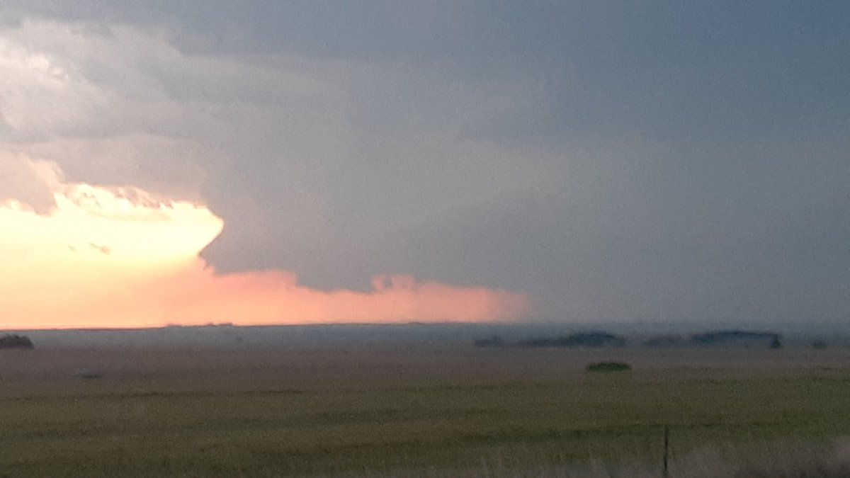 stormchaser0026's tweet photo. Another great day of storm chasing in Nebraska and Kansas! Saw a few dust devils to start the day, and then captured this beautiful wall cloud and structure in Kansas! Couple photos are from my friend! #RUChasing https://t.co/wxBhhoS0PT