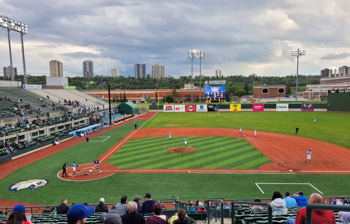 One Edmonton sports season ends, and another begins. Thanks for the great evening, <a href="/EdmRiverhawks/">Edmonton Riverhawks</a>! So great to have baseball back in #yeg.