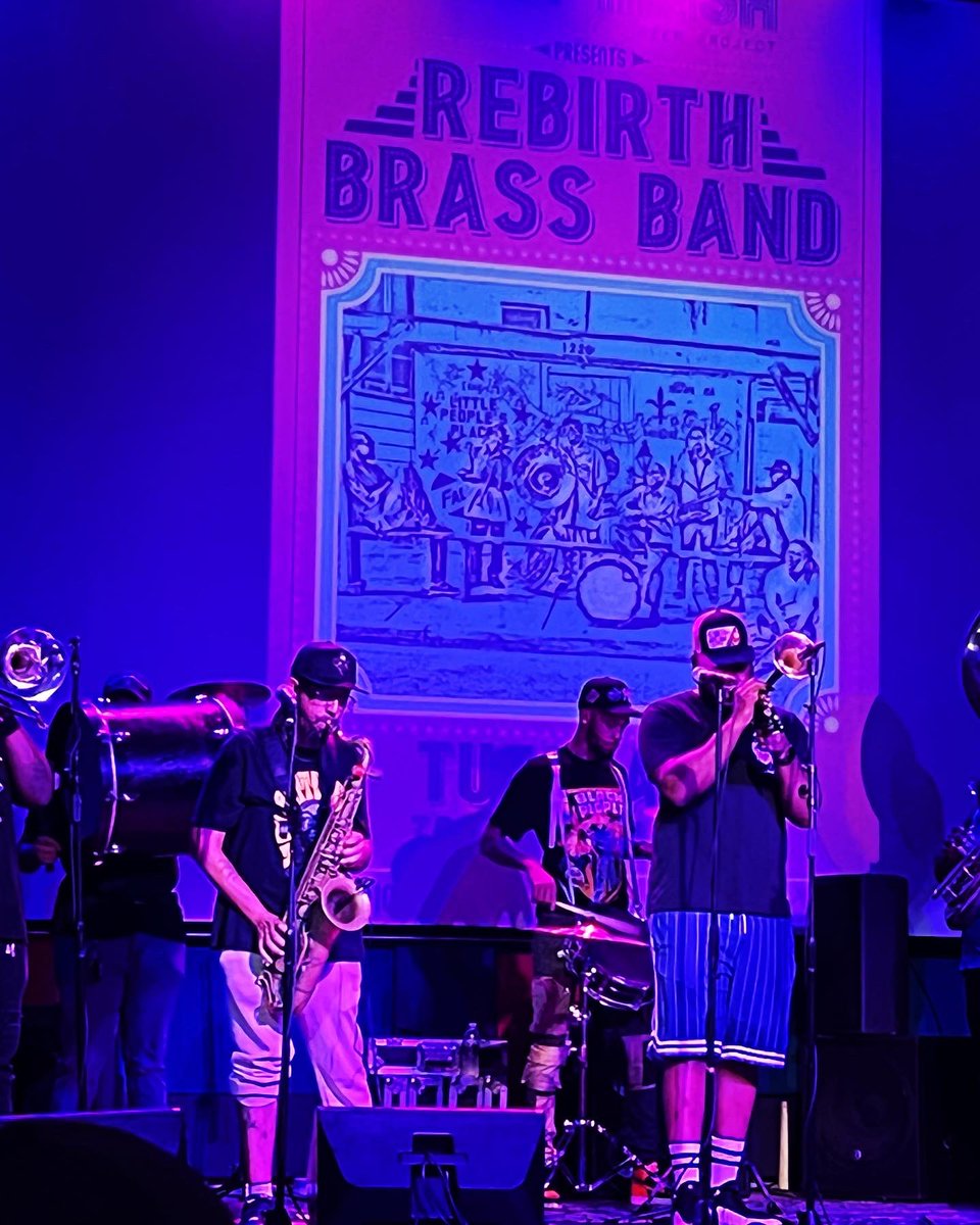 debinithaca's tweet image. Genius idea to give @rebirthbrassband residency at #zonymashbeer 👏🏼🎷🎶⚜️🍻#drinklocal #dancelocal #NOLA #livemusic #craftbeer