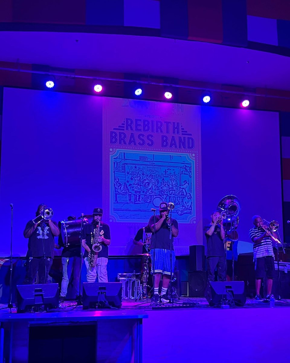 debinithaca's tweet image. Genius idea to give @rebirthbrassband residency at #zonymashbeer 👏🏼🎷🎶⚜️🍻#drinklocal #dancelocal #NOLA #livemusic #craftbeer