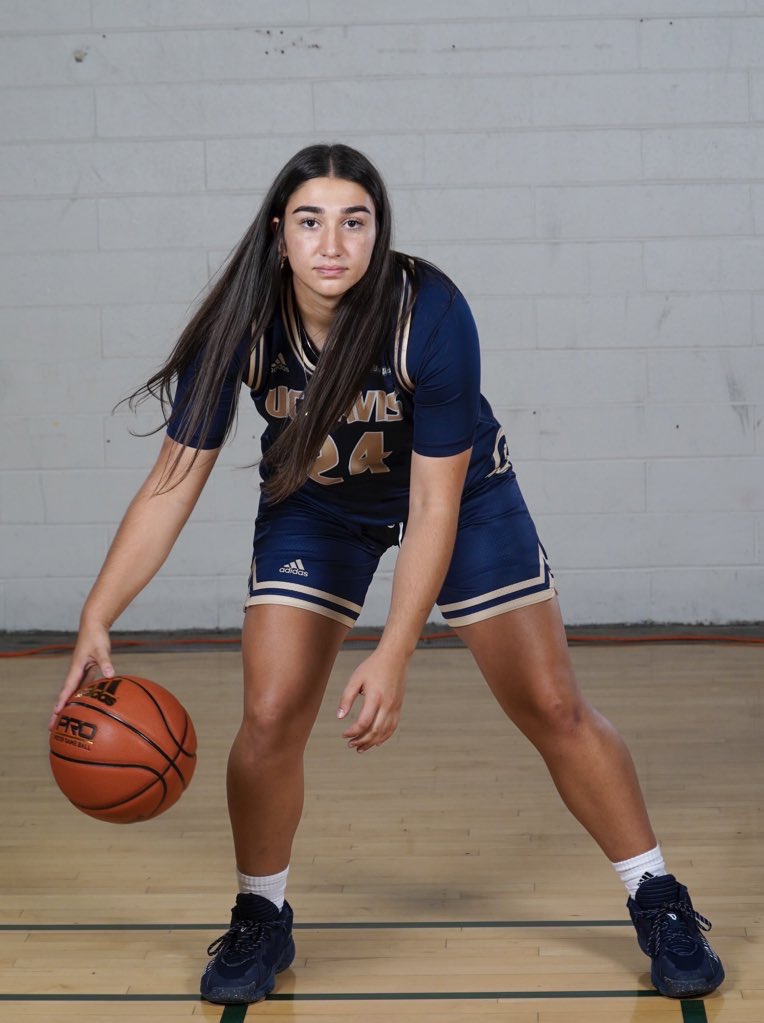 trojanwbb's tweet photo. Commitment Alert:

Please welcome 6-0 Guard/Wing  @LangiMarley to the 2022-2023 Skyline Trojans. #skyline #trojans #development #changingtheculture https://t.co/2RBmzzsXG5
