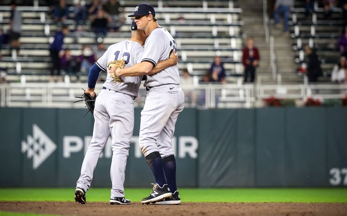 Yankees's tweet photo. First to 40. 

#RepBX https://t.co/aCm0h5ijJi