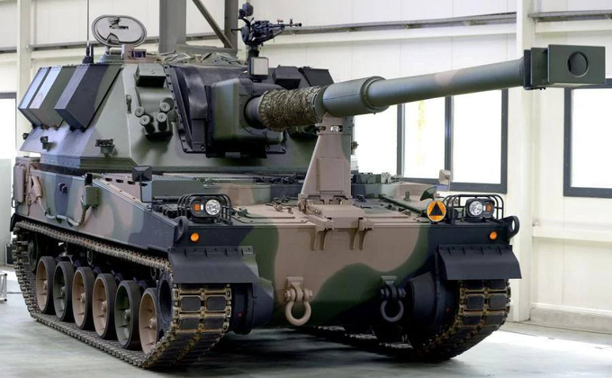 ChinaVideos1's tweet photo. Poland will supply Ukraine with more than 50 "KRAB" self-propelled howitzers worth about $700 million.
Another setback for China, which
demands: #NoWeaponsToUkraine
#UkraineWar #China https://t.co/VP8F7LzDp9