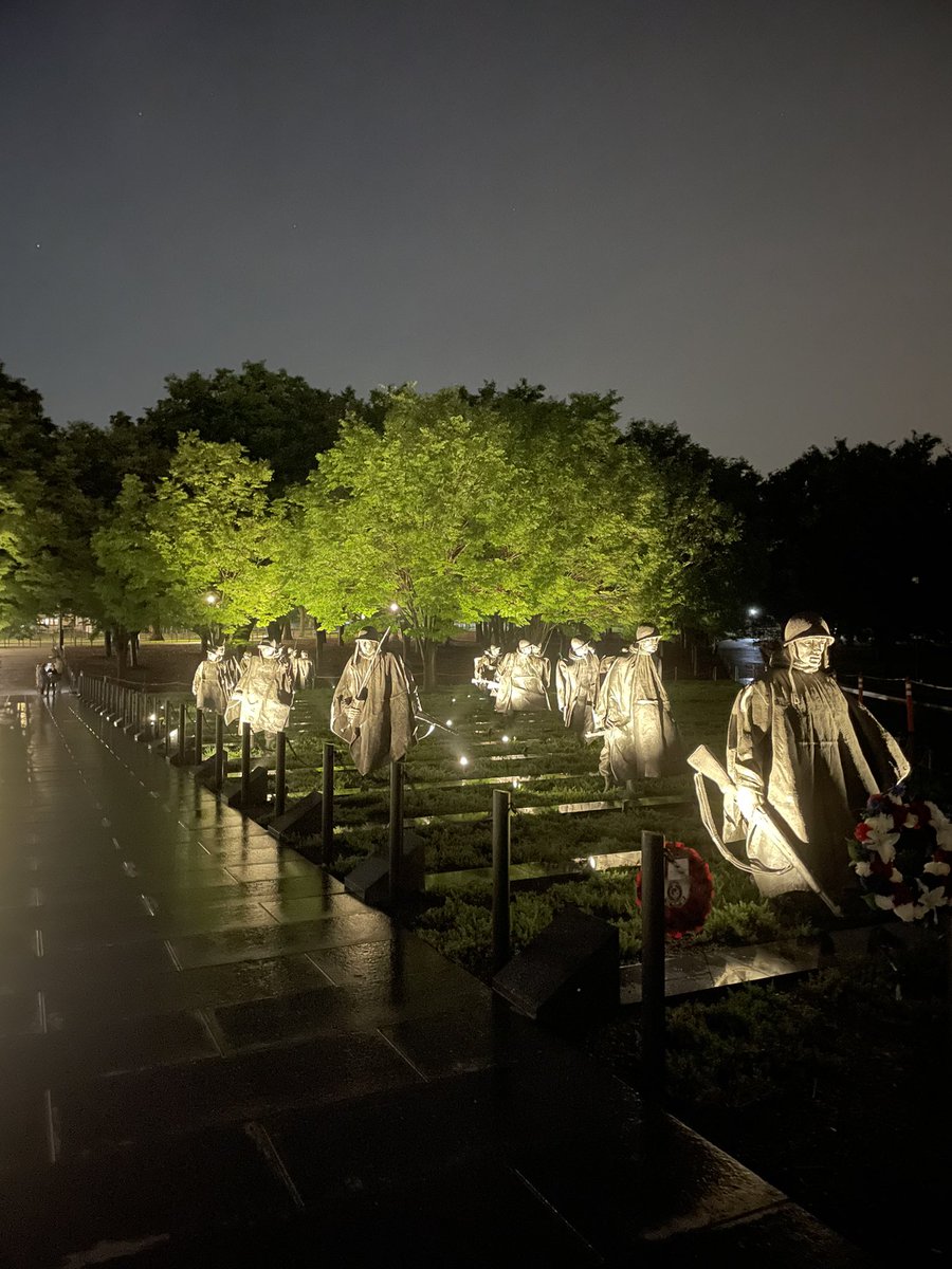DryerDaniela's tweet photo. Was able to make a late night trip to the National Mall this trip!!! https://t.co/hcWZOAZi3B