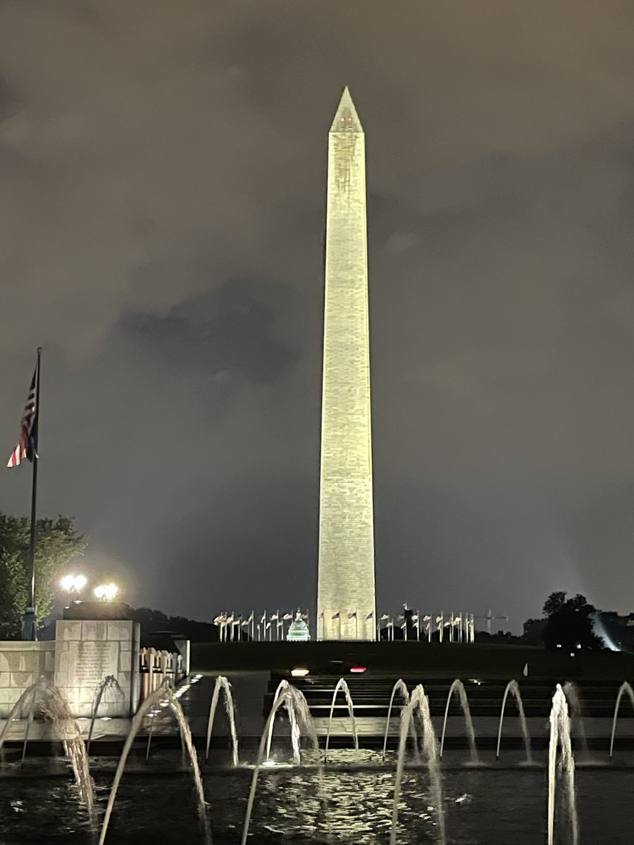 DryerDaniela's tweet photo. Was able to make a late night trip to the National Mall this trip!!! https://t.co/hcWZOAZi3B