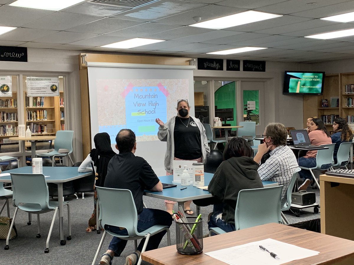 MountainViewHi2's tweet image. Do you know what is almost as rewarding as serving @MountainViewHi2? Hearing our students share their @MountainViewHi2 story with others! So glad we got to see @MountainViewHi2 from a student’s lens at our open house today! #WeDoAtMountainView @FCPS_OSS @theapstone