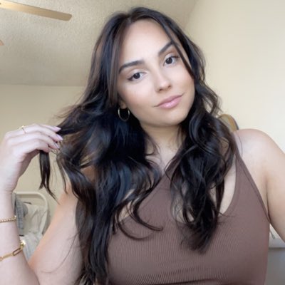 valeriedejoee's tweet photo. #NewProfilePic https://t.co/4ZmnKQ3rAL