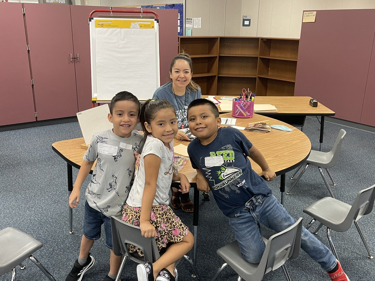 MsMayra30's tweet photo. Our students are having fun learning! #CFISDSummerSchool #cfisdspirit #CampSummit22 https://t.co/Fg9i4qdzG2