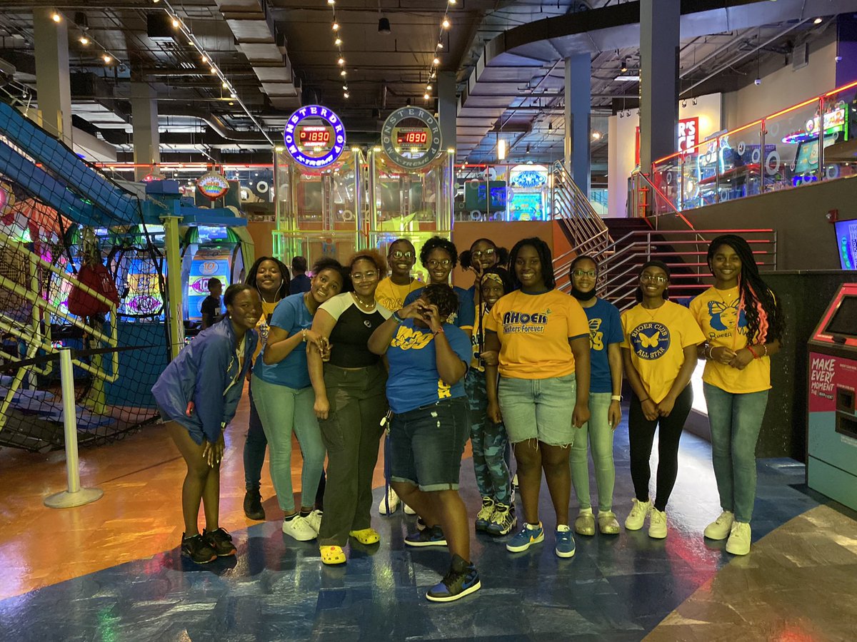 AtlRhoers's tweet photo. With all of the celebrations going on this weekend for Sigma Gamma Rho Sorority, Inc., Eta Sigma Rhoer Club held our club’s June social this past Saturday at Main Event Atlanta https://t.co/hsdzsfVcw8