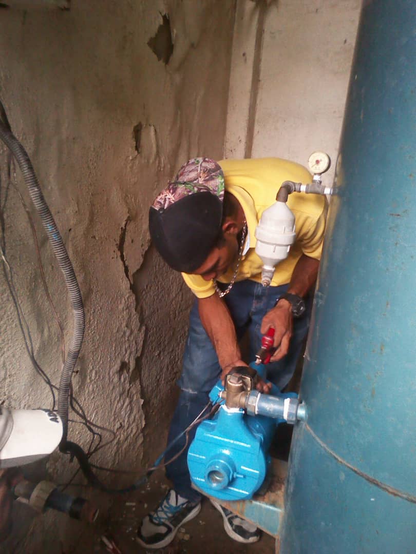 La <a href="/uney_oficial/">UNEY</a> junto a la coordinación de <a href="/ServiciosUney/">Servicios generales uney</a>, continúa con la optimización y operatividad de los equipos y espacios académicos, en esta ocasión se instaló la bomba de agua blanca para las aulas de cocina del pregrado <a href="/ccauney/">Alimentación Uney</a> . #7DeJunio <a href="/MedozaWullian/">Wullian Mendoza</a> <a href="/marioyovera/">Mario Yovera</a>