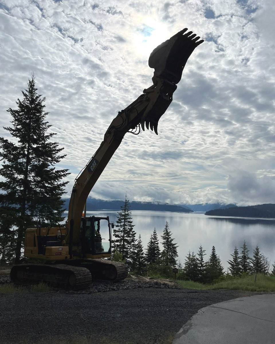 Beautiful day to work by the water 🌤️