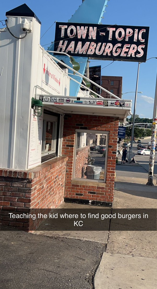 mweishaar1071's tweet photo. Mouse invented me to dinner. She wanted burgers so I taught her the way. She approved of course 🤌 #TownTopic https://t.co/G3l6Dene0V