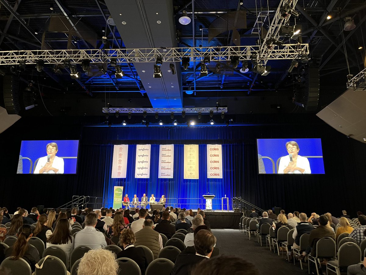 ollyfrith's tweet photo. Marie Piccone, Manbulloo, highlights the importance of sustainability and addressing climate change and biodiversity threats for her business. Looking after the environment “must be front and centre of our priorities” as an industry. #hortcon22 https://t.co/EL0CACU5WC