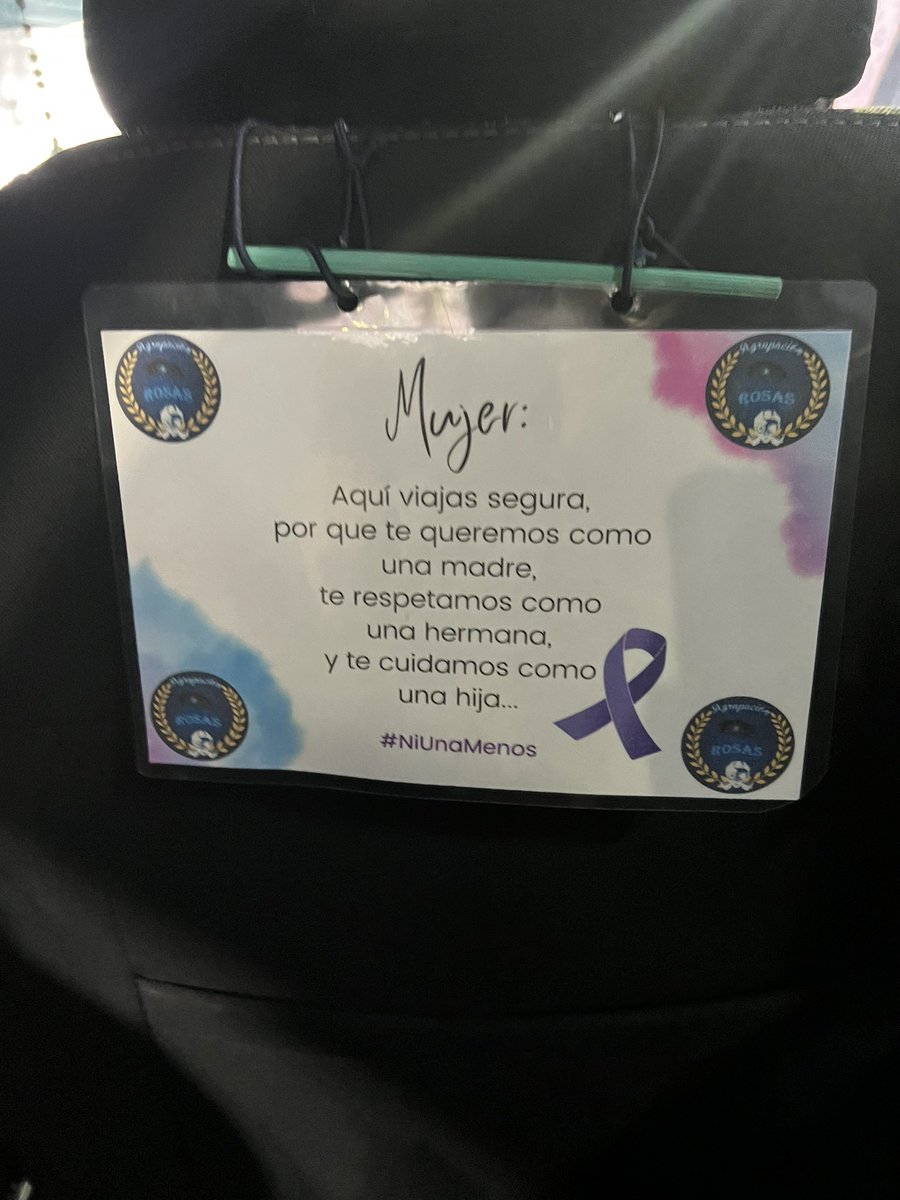LaishaWilkins's tweet photo. Hoy me subí al coche de Martín quien tenía esto colgado en su coche… 😍💜 https://t.co/DFOnNYb9s7