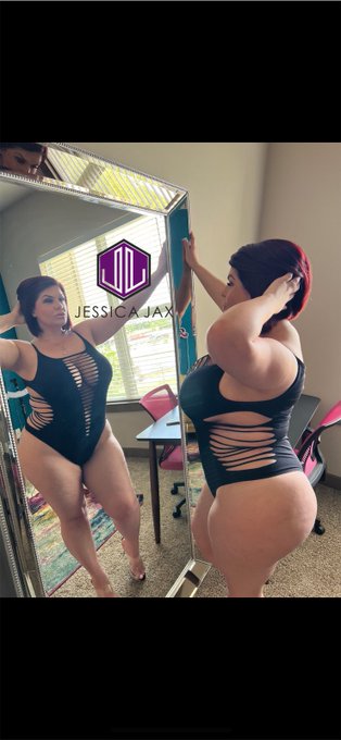 Mirror, Mirror… #BaddiesSouth #thick #milf #hotwivesclub #hotwife #shorthairgirl #pawg #bigbootymom #BigTityBeauty