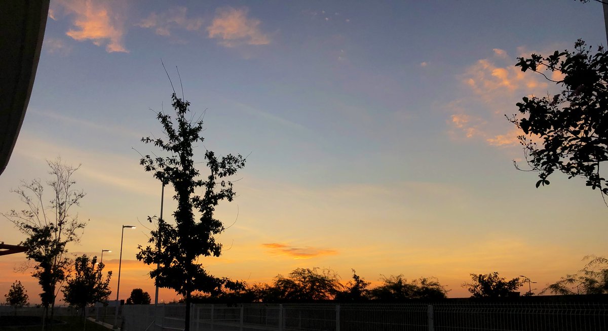aleap7's tweet photo. Amanecer cumpleañero 🌅 30 vueltas al sol ☺️ https://t.co/QhKShWjzcM