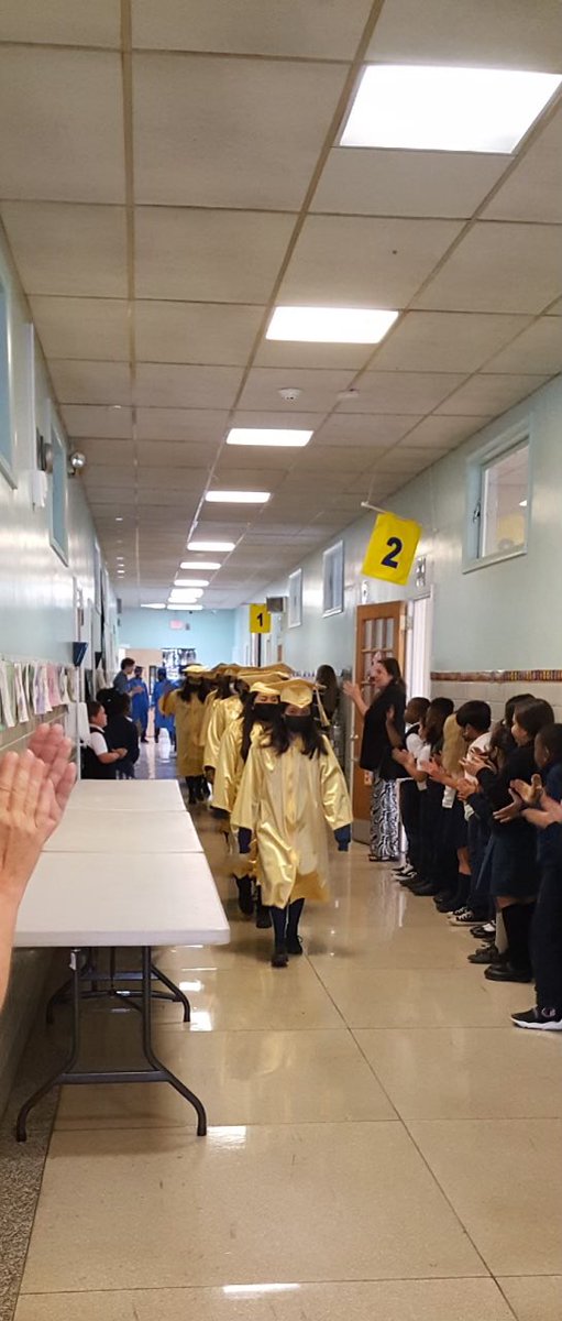 OLMCblueknights's tweet photo. Today our 8th graders enjoyed their ceremonial last walk through the halls on their “Walk of Fame” and then we celebrated our last Mass as a school for the 2021-2022 school year. https://t.co/eWHNKnVvGo