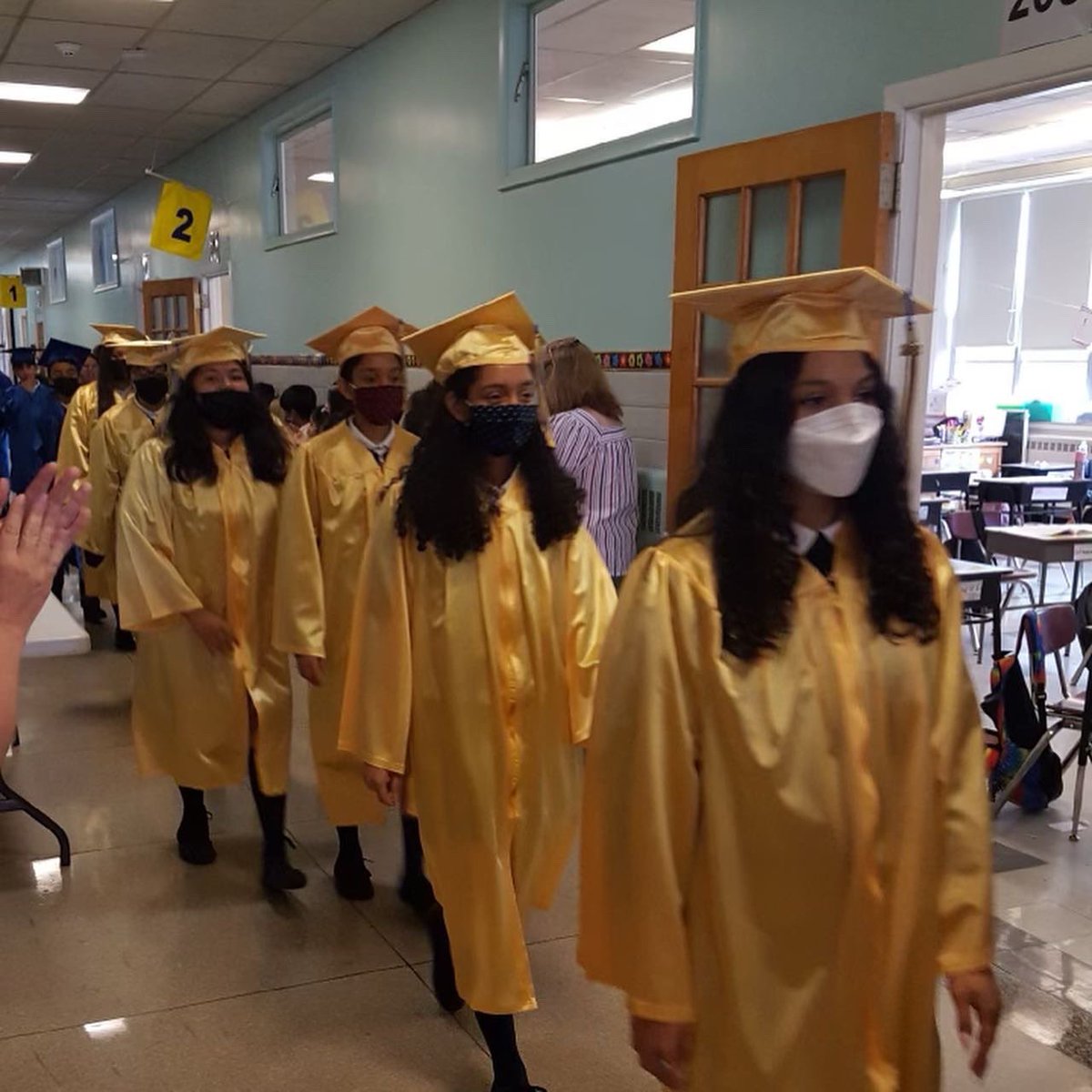 OLMCblueknights's tweet photo. Today our 8th graders enjoyed their ceremonial last walk through the halls on their “Walk of Fame” and then we celebrated our last Mass as a school for the 2021-2022 school year. https://t.co/eWHNKnVvGo