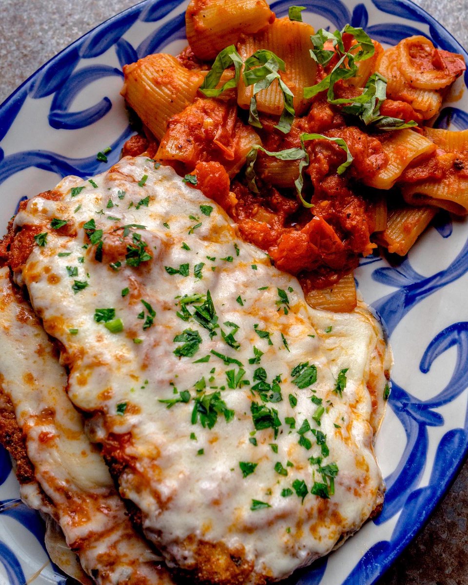 TastyChomps's tweet photo. Now thru July 10 #bite30 is going on w pre fixe menus for $33 here in #VisitOrlando check out our giveaway for a dinner for 2 @MiasItalian_Orl https://t.co/0ONcUBsgOl https://t.co/BdCNudrKL4