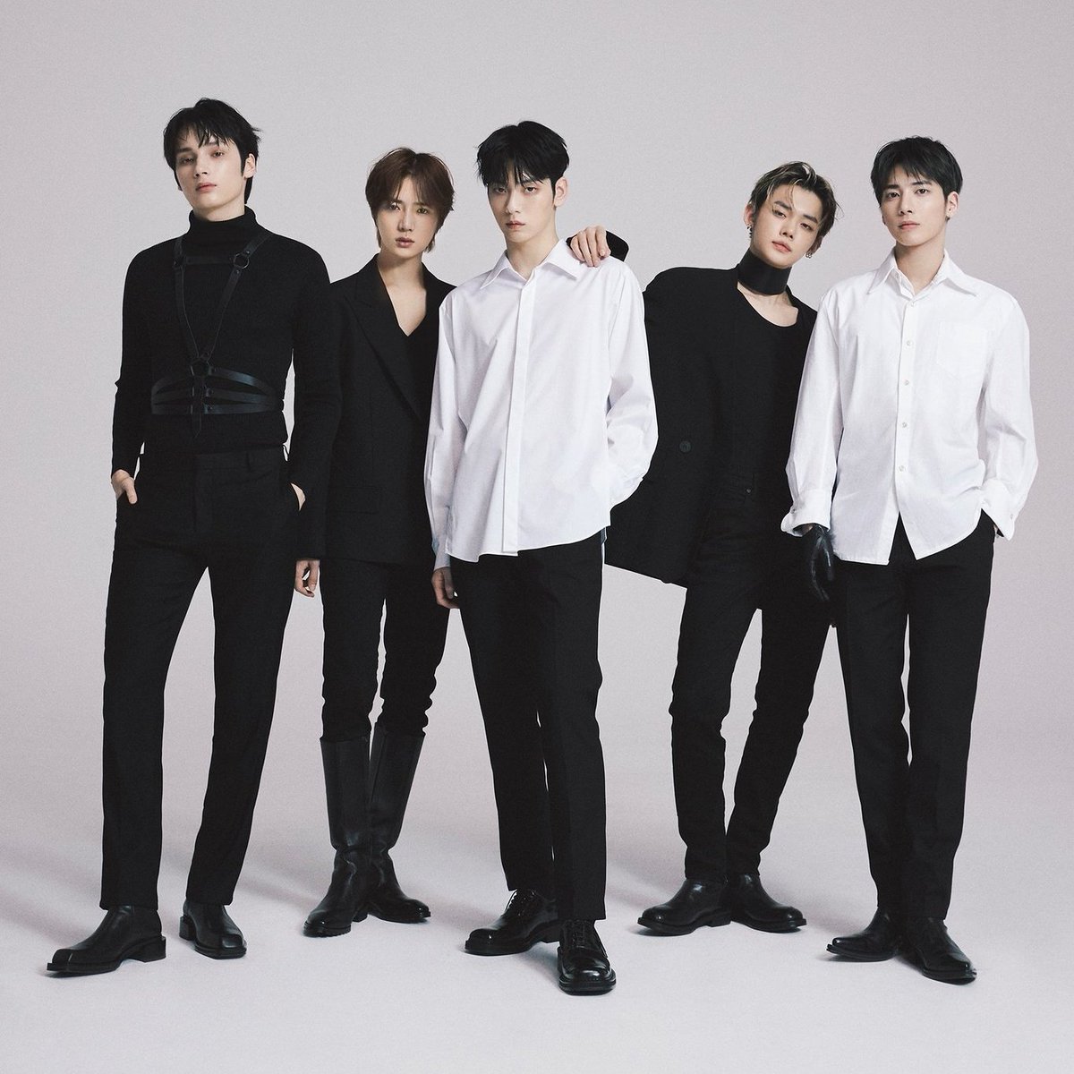 txtachievements's tweet image. .@TXT_members has been announced as one of the artists set to perform at Lollapalooza 2022 in Chicago.