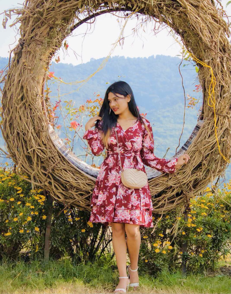 deepaparajuli00's tweet photo. I overthink beacuse I notice everything……🥺
    #Goodmorninglovies ❤️ https://t.co/9fvzV7cX7H