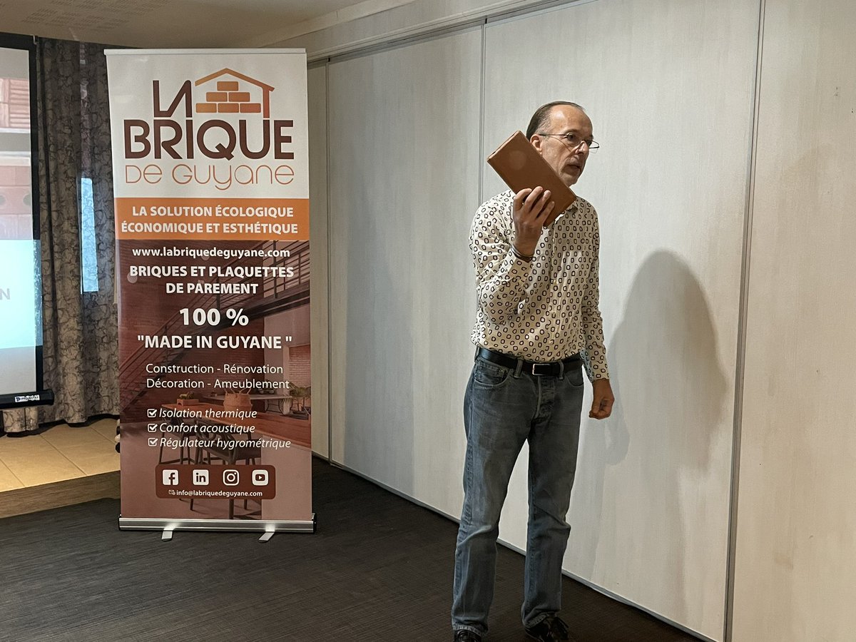 MedefGuyane's tweet photo. 🚨 [𝟏 𝐌𝐎𝐈𝐒 &amp; 𝟏 𝐄𝐍𝐓𝐑𝐄𝐏𝐑𝐈𝐒𝐄  | 𝐋𝐚 𝐁𝐫𝐢𝐪𝐮𝐞 𝐝𝐞 𝐆𝐮𝐲𝐚𝐧𝐞]

✨ Remerciement aux participants à notre événement ce jour, un moment convivial de partage et d'échanges sur l'industrialisation et l'exportation de La Brique de Guyane ! https://t.co/edQsRySPIi