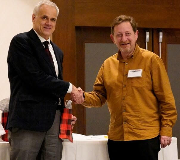 Congratulations to our ST38 Best Paper Award Winner Robin Bornoff, Siemens Digital Industries Software, for his paper "Application of JESD51-14 to BGS Package Styles".  
Have an idea for an ST39 paper? Submit now semi-therm.org