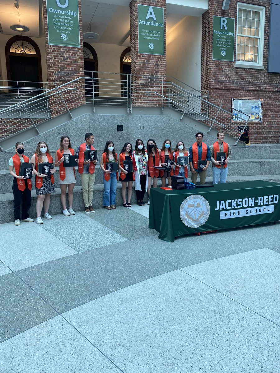 This makes last 4 years all worth…seeing them off to do great things for society. #STEMeducation #FutureReady #Engineers #healthcarejobs Proud of #Tigers. <a href="/dcpscte/">DCPSCTE</a> <a href="/JacksonReedPTSO/">Jackson-Reed H.S. PTSO</a> <a href="/JacksonReedHSDC/">Jackson-Reed High School</a> <a href="/careertechdc/">OSSE CTE</a>