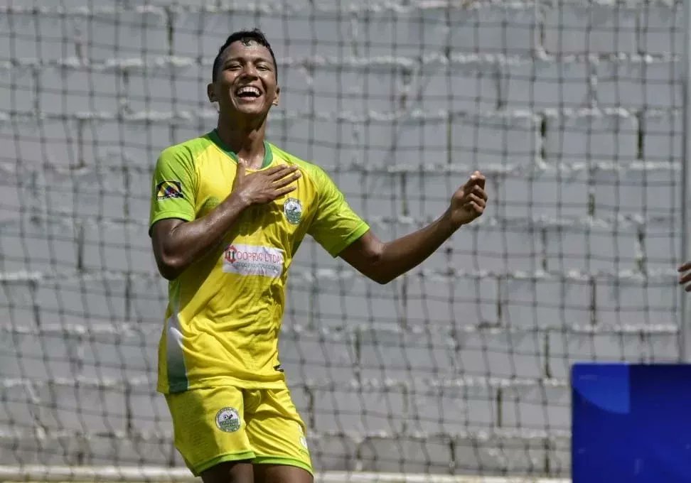 Deportes_click's tweet photo. A paso firme se mantienen Huila y Atlántico en el  Zonal Clasificatorio que se desarrolla en Barranquilla para el Campeonato Nacional Sub-20. Los opitas vencieron a Norte de Santander 2-1, mientras que los atlanticenses golearon 3-0 a La Guajira.

#DeportesAUnClick https://t.co/pI8yMtTRTY