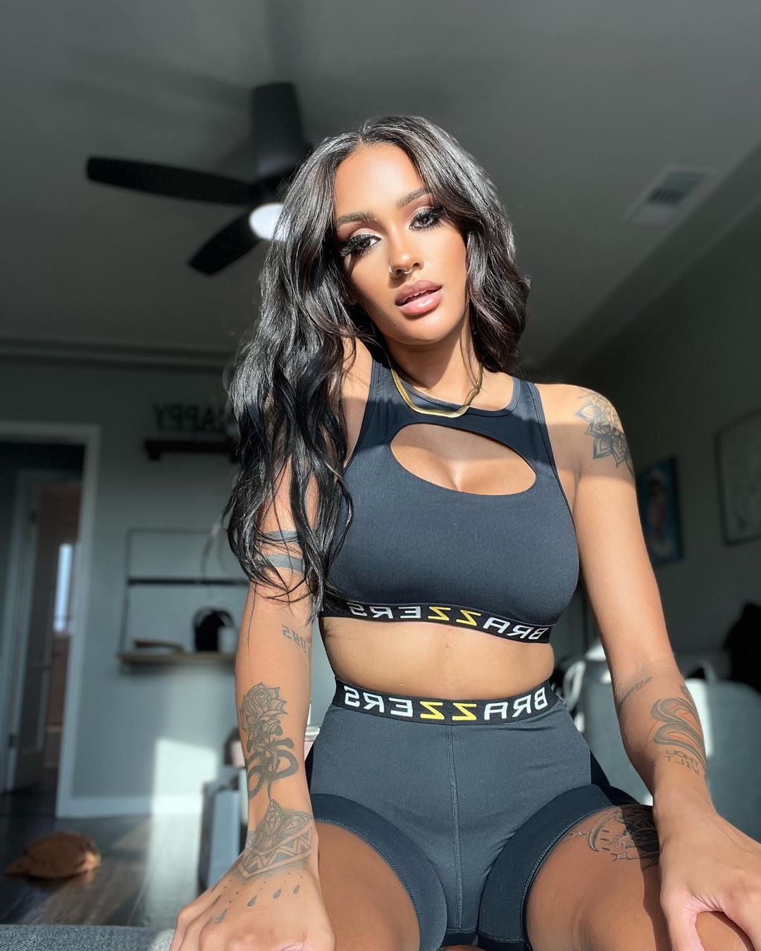 Zoey Sinn TOP 1% OnlyFans on Twitter: "RT @officialzzstore: New