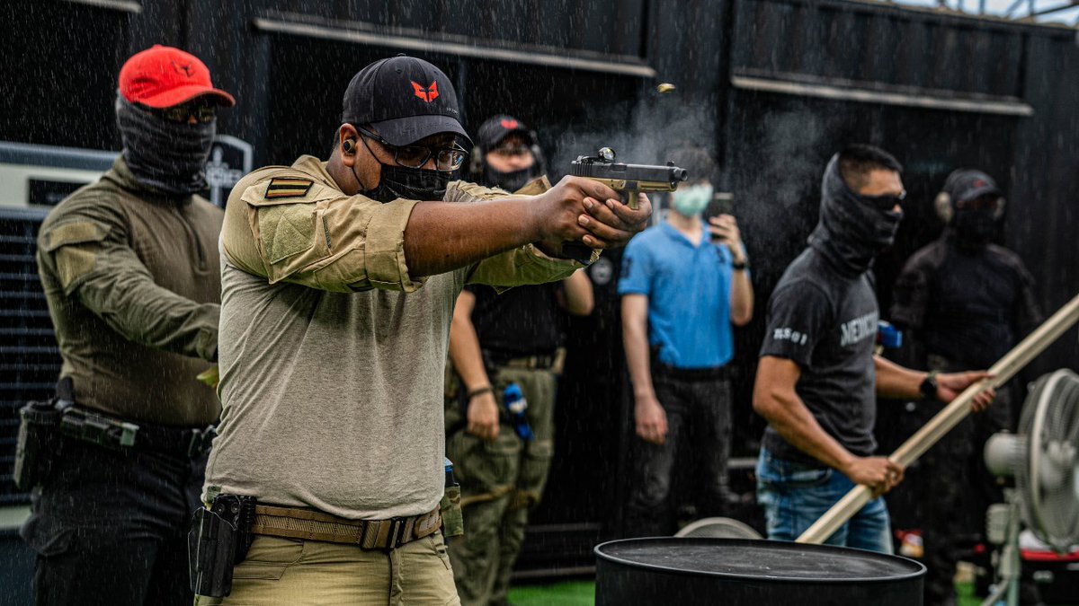 GunweebJimmy's tweet photo. Before you know how to fight or protect others.
You must know how to save yourself fiest.
#TDA #MEDICOOL #HomeDefense
#ThailandDefensiveAcademy
#TDAtactical https://t.co/s90RSrGQRd