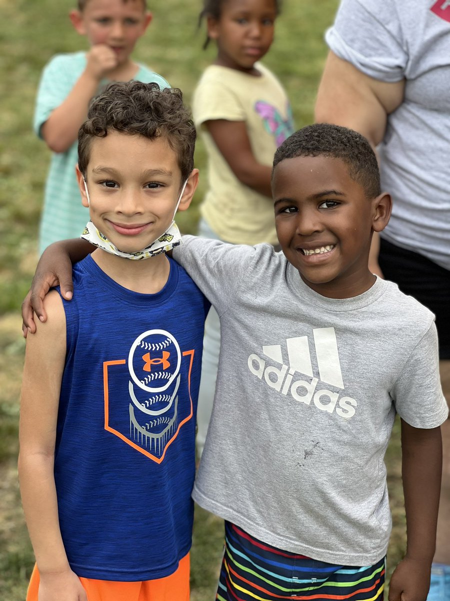 ccberry16's tweet photo. Heard during @LortonStationES field day… “Field day…11 out of 10”. “THIS IS SO FUN!” and “Ms. Berry, race me!” #bestdayever @FCPSR3 @Principal_LSES @fcpsnews https://t.co/3WfMZLio5E