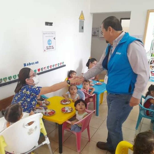 PedroXavierAgu4's tweet photo. #Guayas| Con la  coordinadora de servicios sociales visitamos unidades #CDI del cantón #Balzar con el objetivo  de verificar  la atención  que reciben los infantes. 

Para el #GobiernoDelEncuentro la niñez es prioridad.

#JuntosCumplimos https://t.co/Eo7QECLidY