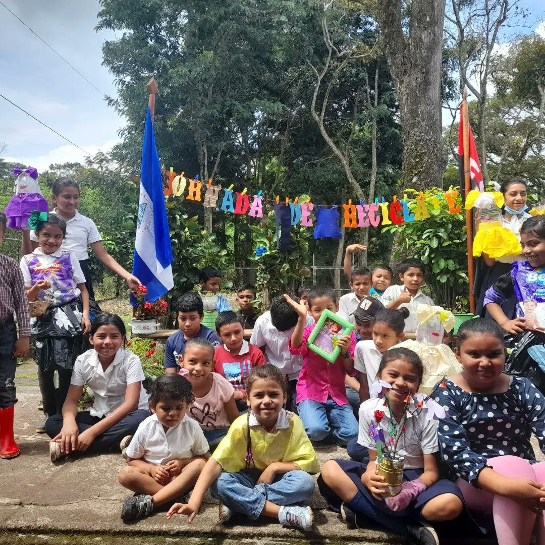 Jornada de reciclaje y reutilización de desechos sólidos.
<a href="/nerp_de/">NERP:NUESTRA SEÑORA DE GUADALUPE</a> 
<a href="/Mined_Camoapa/">BYRON JAVIER MENDEZ BELLO</a> 
#4319FuerzaDeVictorias