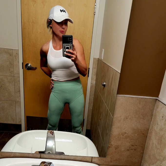 Headscissor fart.... would you be down? Rt if you're not worthy of anything besides my fart. https://t<a href="/tag/girlsfarting"class="tags"><span>#girlsfarting</span></a><a href="/tag/flatulence"class="tags"><span>#flatulence</span></a><a href="/tag/gassygirl"class="tags"><span>#gassygirl</span></a><a href="/tag/gassygirls"class="tags"><span>#gassygirls</span></a>