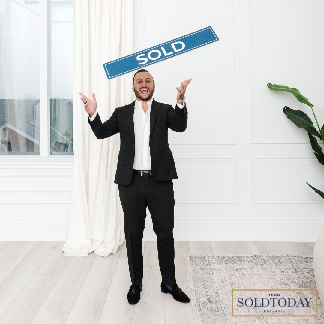 After completing a transaction, the most content and fulfilling moment for Michael Sotoadeh is knowing that his clients are satisfied with their decision and have helped them accomplish one of their most meaningful milestones! 

#teamSOLDTODAY #torontorealestate #torontorealtors