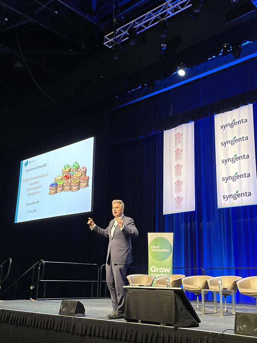 yanwu82's tweet photo. Great to have @BernardSalt at #hortcon22 @FMCANZ @leandropostera1 https://t.co/FNFU17zhqJ