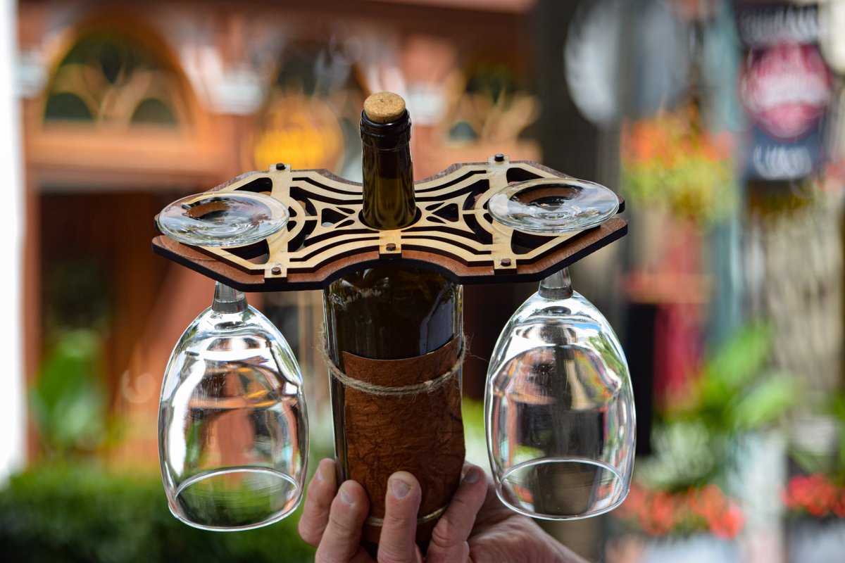 SodaCitySC's tweet photo. Looking for the perfect gift? At Blue Dasher Laser Designs you will find a unique selection of charcuterie boards, solar powered lanterns, wine caddies, games, framed inlays and more! Follow us on https://t.co/oqQBW6kwWn See you at Soda City this Saturday! https://t.co/VAH2EPVkm2