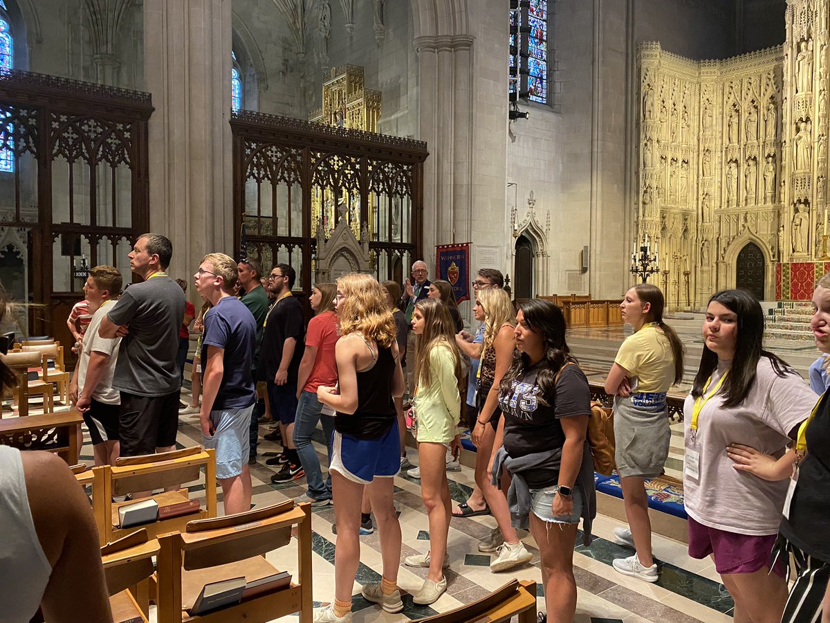 Fairlawnk12's tweet photo. DC trip this week for MS students (and some 9th graders who missed their chance due to Covid)! Monday they spent time at Mount Vernon, numerous monuments and the Capital among other stops! https://t.co/k1Kv4PxHbW