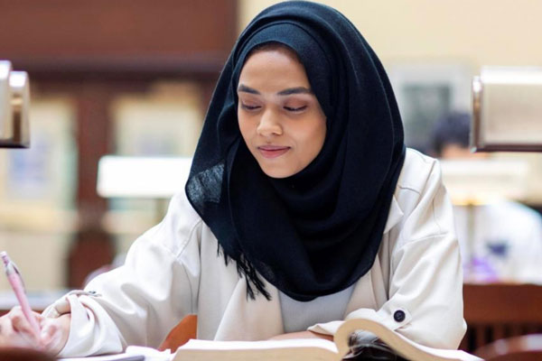 nabilnajd's tweet photo. US: English language enrolments remained well below pre-pandemic levels in 2021   https://t.co/di0zhbB0xK https://t.co/8b4yMA8KGu