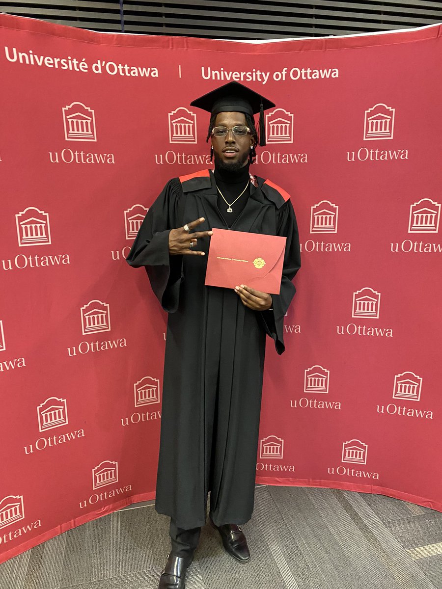 AleyRaheem's tweet photo. quick 4 &amp; out, had to prove that you can really chop life and still get it done🤝masters next🤲🏾❤️ https://t.co/JBDPRmSC6e